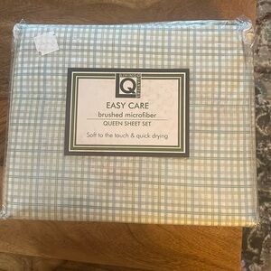 Queen sheet set. Living quarters microfiber